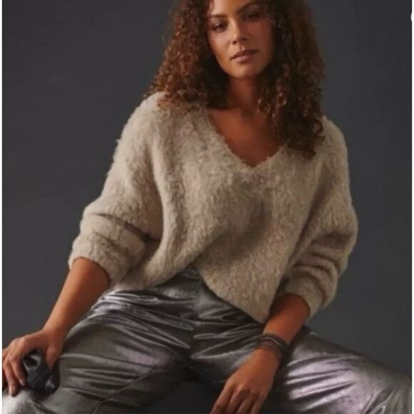 Anthropologie v neck plush pullover sweater - Picture 1 of 8